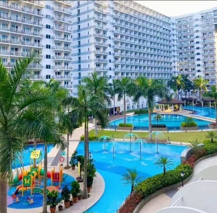 Yhanz Z Sea Residences Pasay Exterior photo